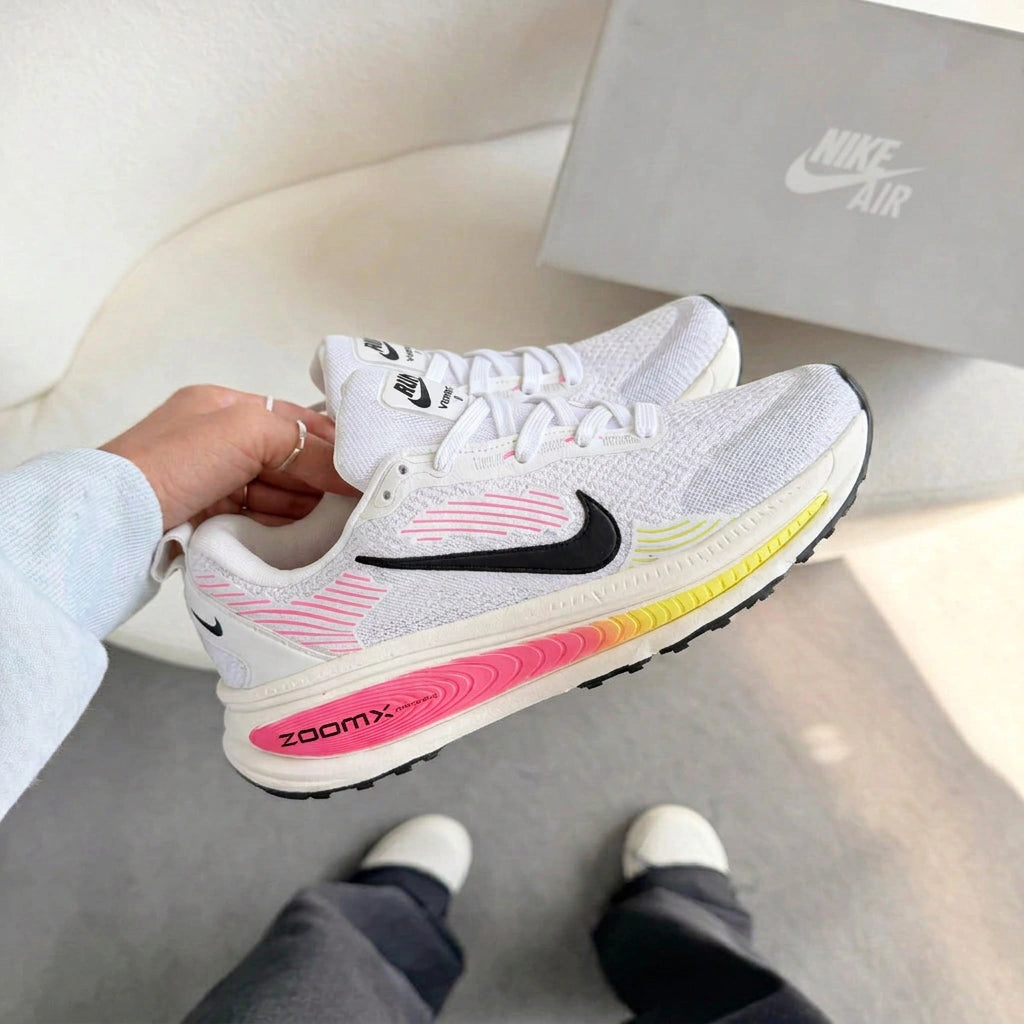 Tênis Nike Vomero 18